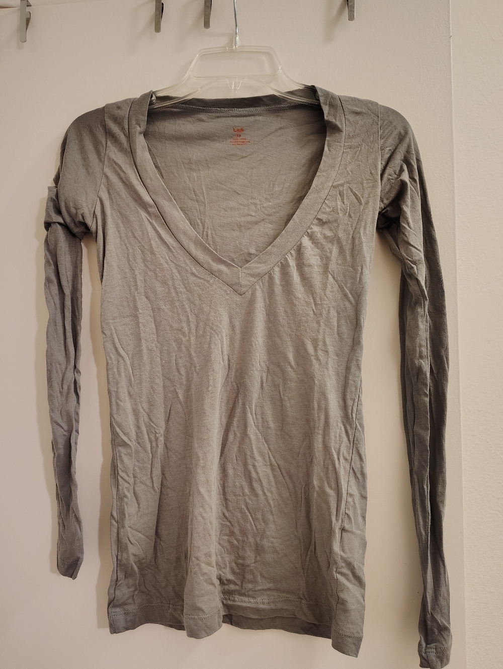 LNA Women's Light Gray V-Neck Long Sleeve Tee